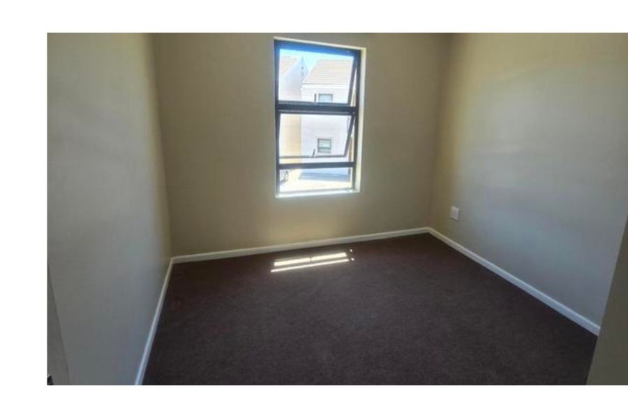 2 Bedroom Property for Sale in Whispering Pines Western Cape